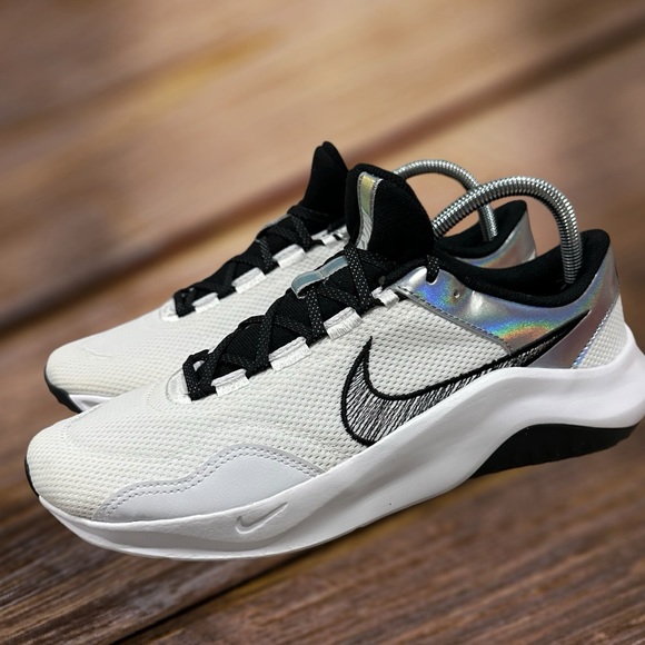 Women Nike Legend Essential 3 Next Nature Premium Training Sneakers, Size 11. - Picture 3 of 11